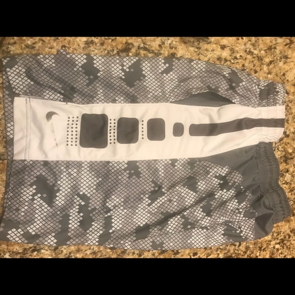 Nike shorts - Picture 3 of 3